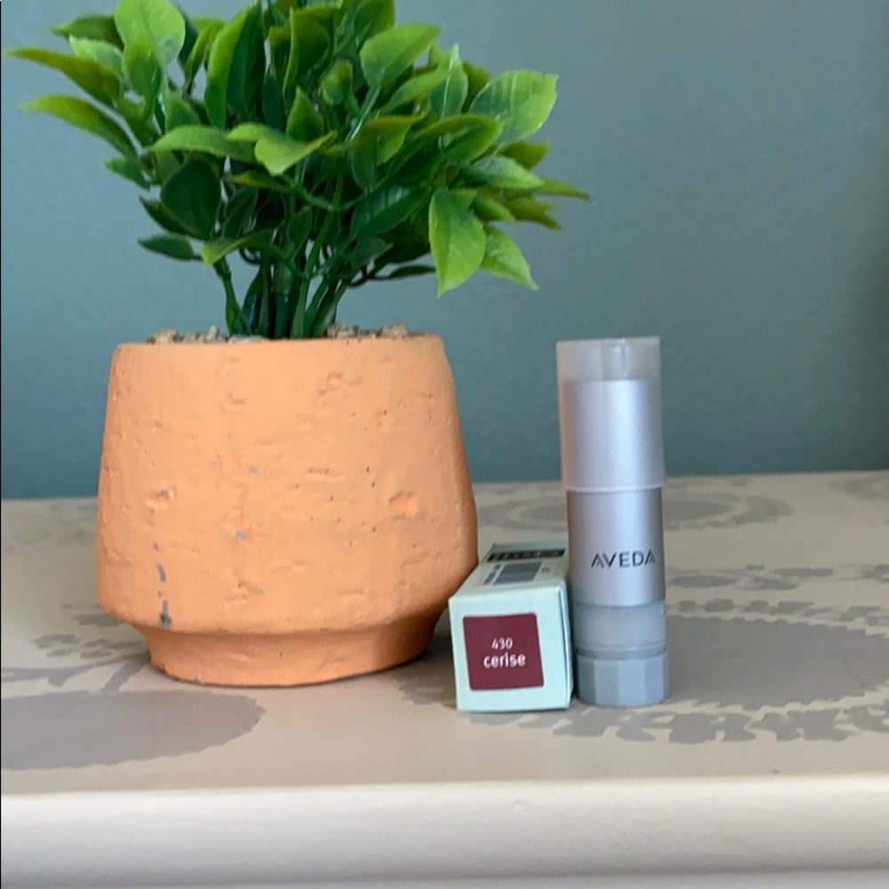 AVEDA nourishing mint lip color 430 cerise